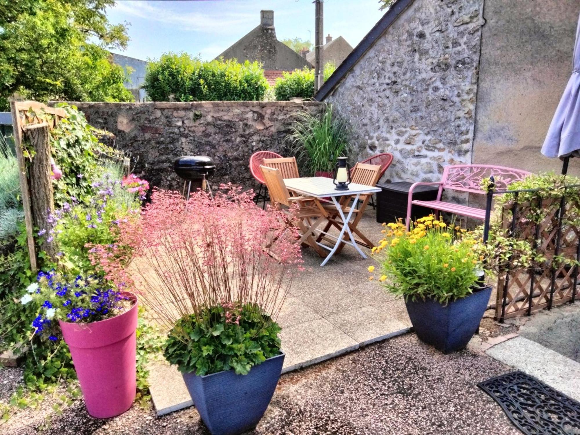 Appartement Dans Le Morvan 16 Min De L'Autoroute Beauvilliers  エクステリア 写真